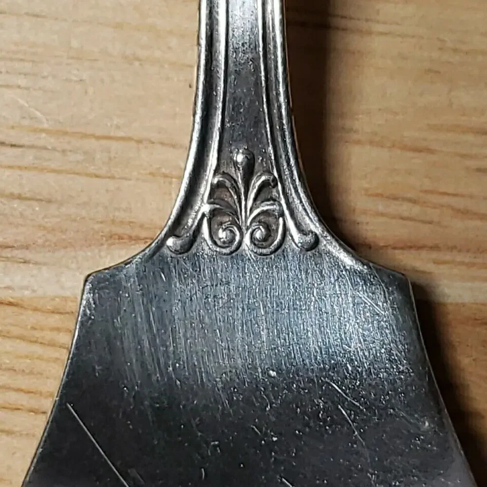 Reed & Barton Pompeian Individual Salad Fork Set of 7 Silverplate 